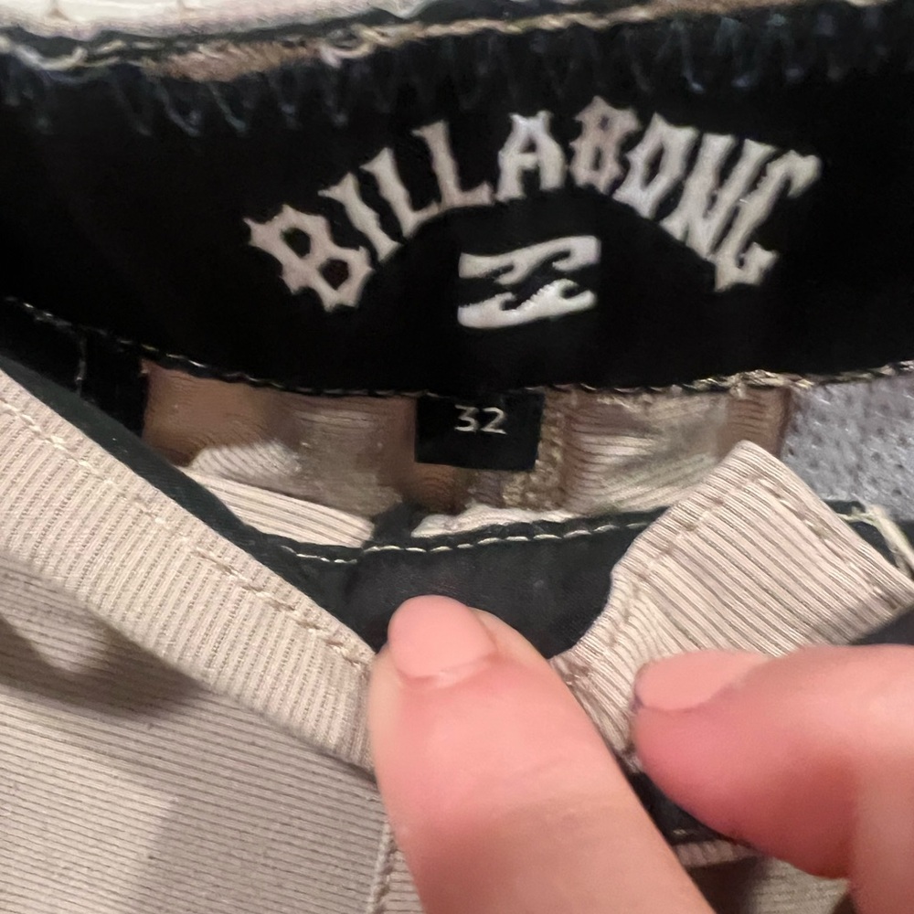 Billabong Light Tan Shorts - Picture 2 of 13